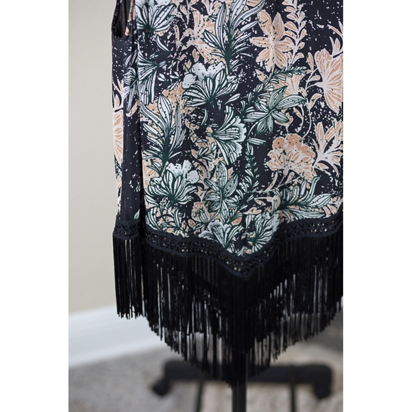 Ella Moss NWT 100% silk fringe top - Size Large - Picture 3 of 6